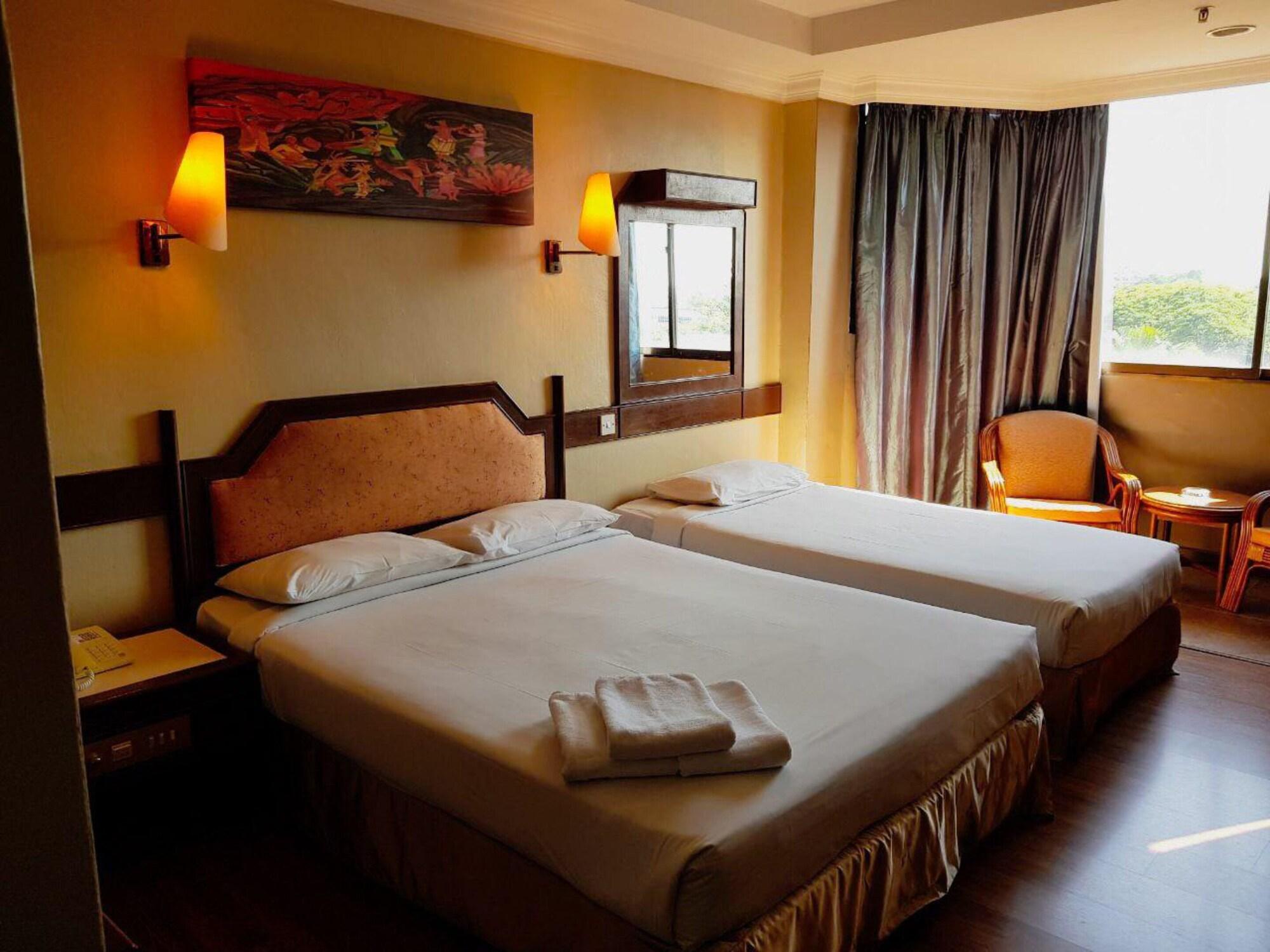 Hotel Grand Crystal Alor Setar Ngoại thất bức ảnh